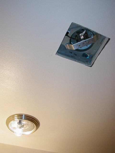 upstairs_bathroom 013