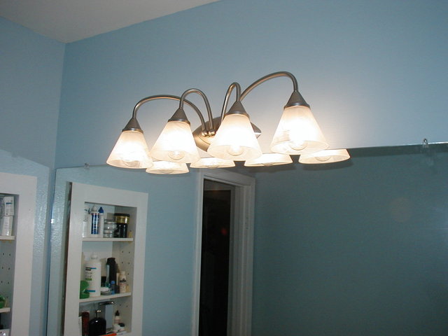 upstairs_bathroom 025.jpg