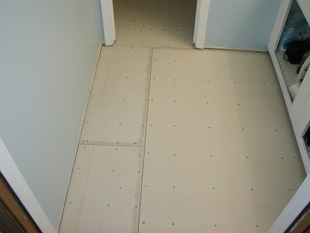 upstairs_bathroom 037.jpg