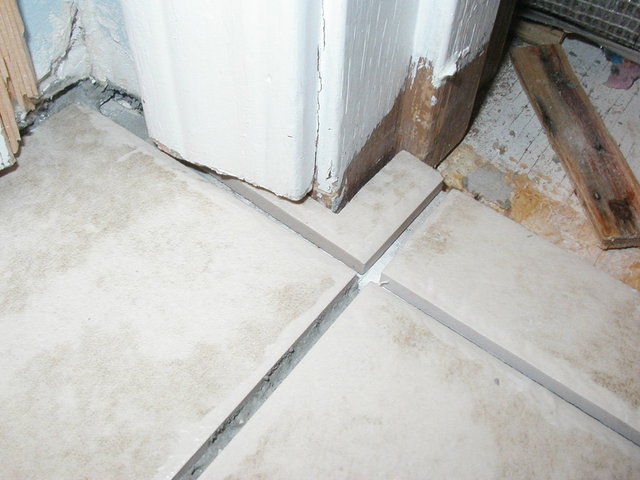 upstairs_bathroom 047.jpg