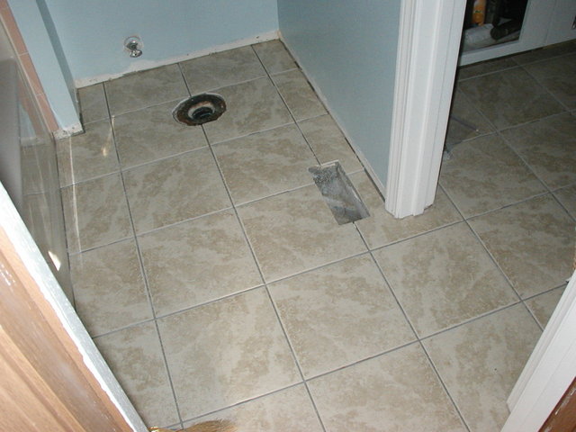 upstairs_bathroom 050.jpg