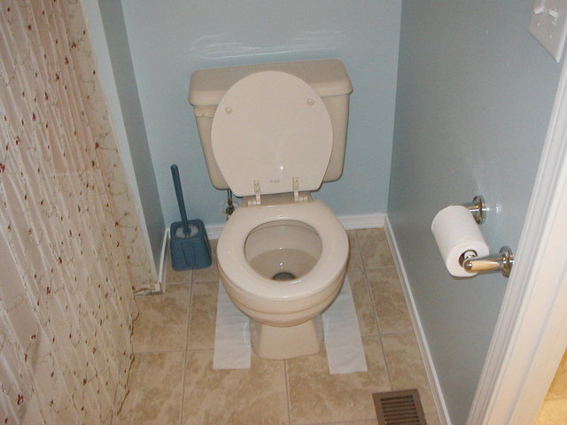upstairs_bathroom 057.jpg