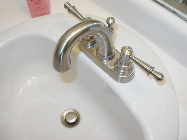 bathroom_faucets 002