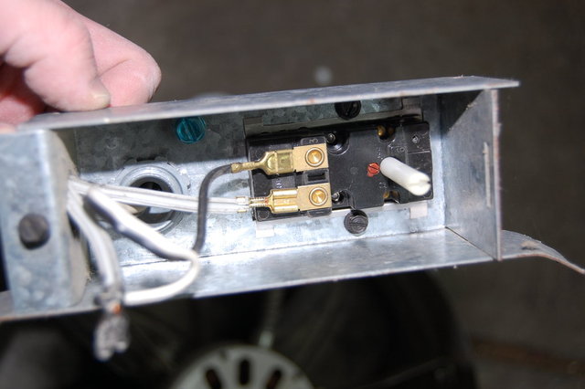 attick_exhaust_fan 003.jpg