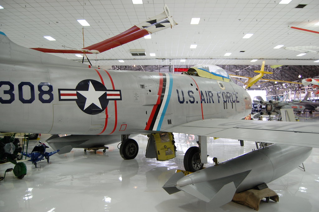 William_2011_05_30-airplane_museum 008.jpg