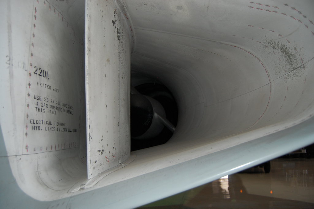 William_2011_05_30-airplane_museum 058.jpg