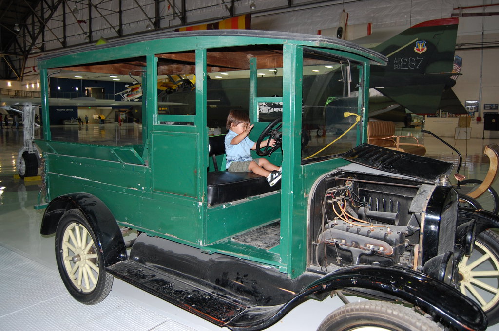 William_2011_05_30-airplane_museum 063.jpg